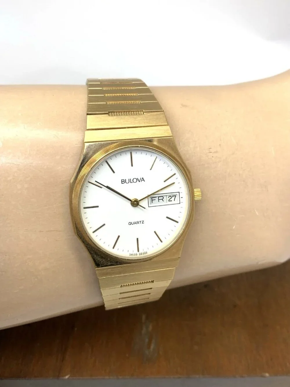 Bulova Men's Watch Vintage 1983 P3 Swiss Quartz Day Date 82392 Gold Steel 32mm